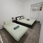 Guest Close Airport Homestay Lisbon