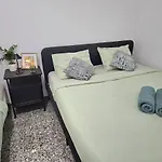 Guest Close Airport Homestay Lisbon